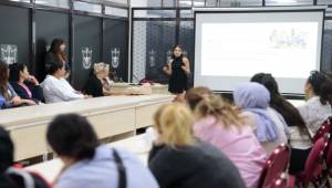 'Mutlu Çocuklar'ın Anneleri Seminere Katıldı